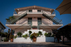 La Casa Del Mito  Марина Ди Модика
